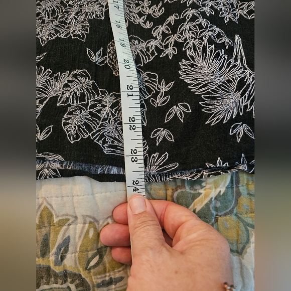 A.n.a A New Approach Black And White Top Ladies Xxlarge Flowy Arms. - Picture 10 of 10